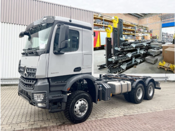 Мултилифт с кука камион MERCEDES-BENZ Arocs