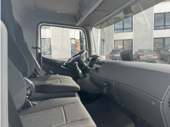 Interior photo 2: Самосвал камион Mercedes-Benz Atego 818 K 4x2 Atego 818 K 4x2, 2x AHK, Meiller-Kipper, mehrfach Vorhanden!