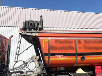 Полуремарке Schmitz Cargobull SKI 24 SL 7.2 SKI 24 SL 7.2, Thermo-Stahlmulde ca. 24m³, Liftachse, E-Verdeck: снимка 3 Полуремарке Schmitz Cargobull SKI 24 SL 7.2 SKI 24 SL 7.2, Thermo-Stahlmulde ca. 24m³, Liftachse, E-Verdeck: снимка 3