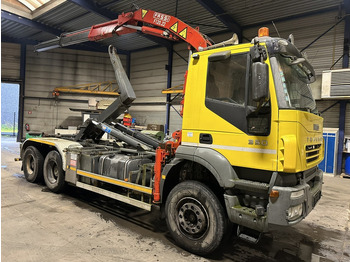Мултилифт с кука камион IVECO Trakker