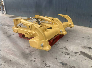 Прикачен инвентар CATERPILLAR