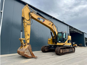 Верижен багер CATERPILLAR