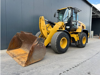 Колесен товарач CATERPILLAR 930K