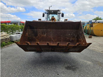 Колесен товарач Case 821 C: снимка 4