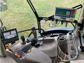 Трактор John Deere 6110R: снимка 3