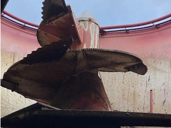 Миксер-вагон Strautmann Verti-Mix 951: снимка 3 Миксер-вагон Strautmann Verti-Mix 951: снимка 3