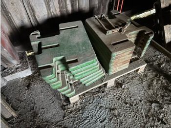 Прикачен инвентар JOHN DEERE