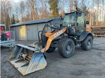 Колесен товарач CASE