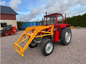 Трактор MASSEY FERGUSON 100 series