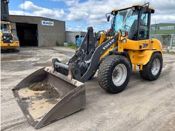 Колесен товарач VOLVO L35