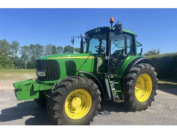 Трактор JOHN DEERE 6820
