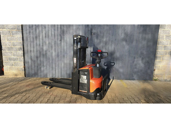 Стакер BT SWE 200 D initilal lift, wstępne podnoszenie wideł: снимка 3
