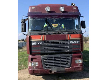 Влекач DAF XF 95