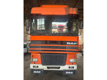 Влекач DAF XF 95
