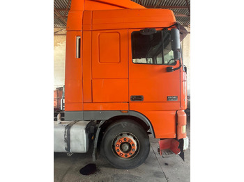 Влекач DAF XF 95 Tractor unit: снимка 3