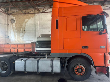 Влекач DAF XF 95 Tractor unit: снимка 2