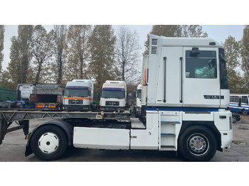 Влекач RENAULT: снимка 3