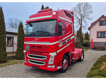 Влекач VOLVO FH