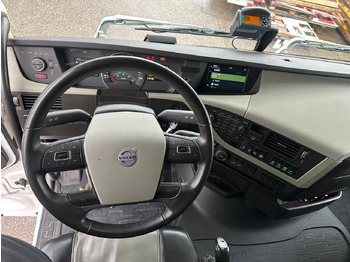 Interior photo 1: Влекач VOLVO FH 540 4x2 Ab MFK