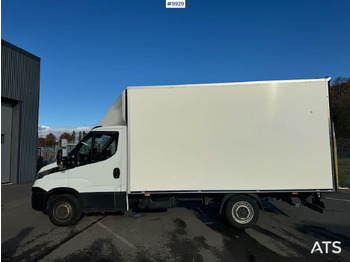 Лекотоварен автомобил фургон Box Truck Iveco Daily with Tail Lift: снимка 2