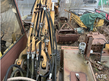 Колесен багер Wheeled excavator Case 1088 - Repair object: снимка 5