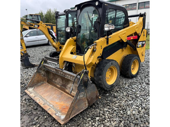Мини челен товарач CATERPILLAR