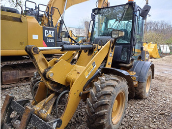 Колесен товарач CATERPILLAR 908H