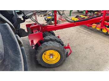 Комбинирана сеялка Vaderstad Rapid 400C Rapid 400 C: снимка 2 Комбинирана сеялка Vaderstad Rapid 400C Rapid 400 C: снимка 2