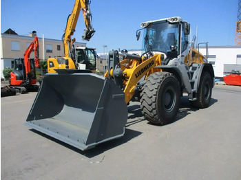 Колесен товарач LIEBHERR L 526