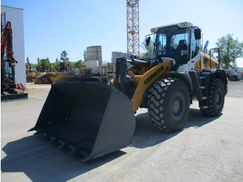 Колесен товарач LIEBHERR L 526