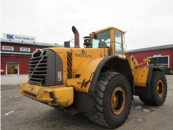 Колесен товарач VOLVO L220E