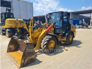 Колесен товарач CATERPILLAR 906