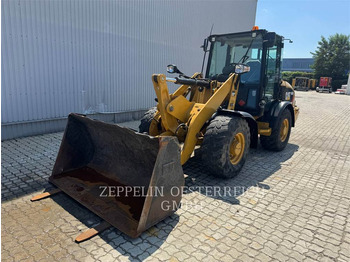 Колесен товарач CATERPILLAR 906H