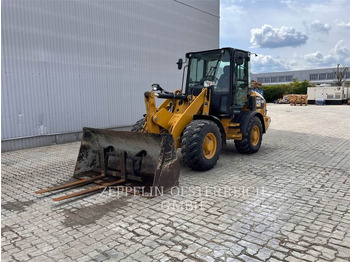 Колесен товарач CATERPILLAR