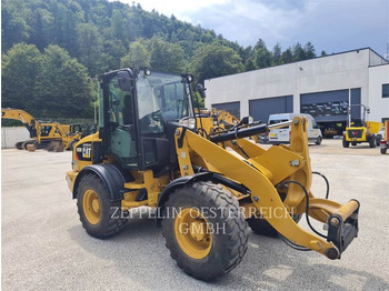 Колесен товарач CATERPILLAR 908M