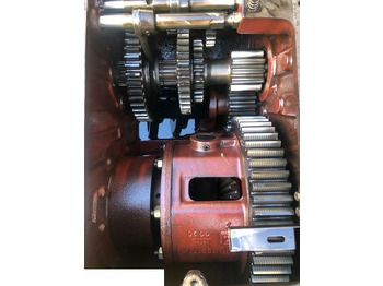 Трансмисия за Селскостопанска техника Claas Dominator - Skrzynia Biegów [CZĘŚCI]: снимка 2