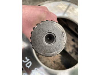 Полуоска за Селскостопанска техника John Deere 8110 8120 8210 9120 9220 - półoś granat R157057 R111450 R157061 R157059: снимка 2