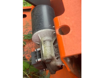 Чистачка JLG