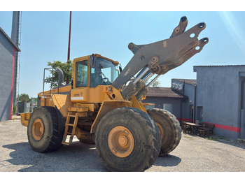 Колесен товарач VOLVO L220