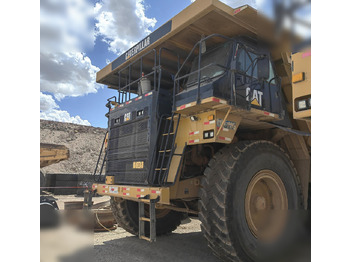 Кариерен самосвал CATERPILLAR 777
