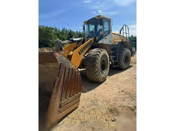 Колесен товарач LIEBHERR L 550