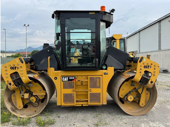 Пътен валяк CATERPILLAR