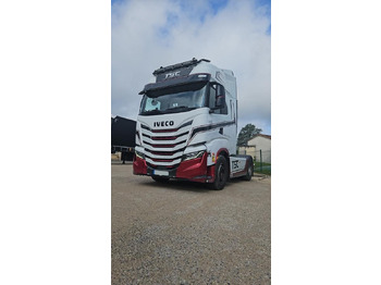 Влекач IVECO S-WAY