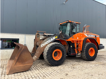 Колесен товарач DOOSAN DL420