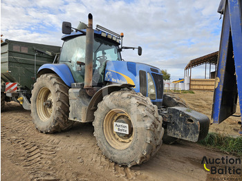 Трактор NEW HOLLAND T8040