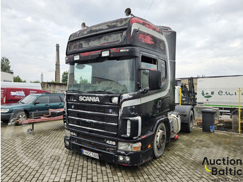 Влекач SCANIA