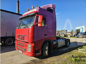 Влекач VOLVO FH12