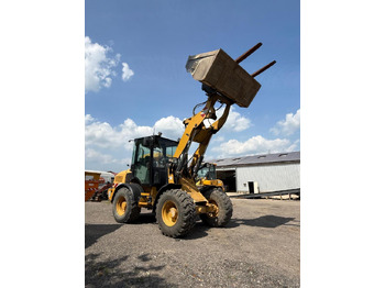 Колесен товарач CATERPILLAR 908H