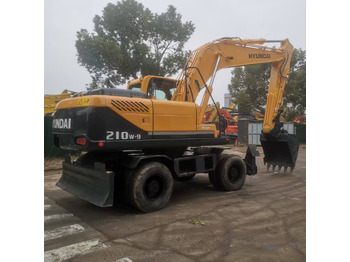 Колесен багер HYUNDAI R210