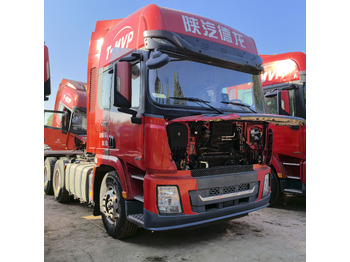 Влекач SHACMAN